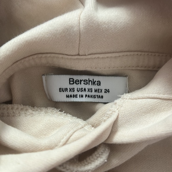 Beige cropped hoodie  from Bershka - Picture 2 of 2